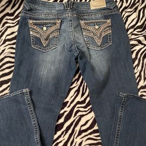Vigoss Women’s jeans, Like new, 13/14, length 33, embellished!